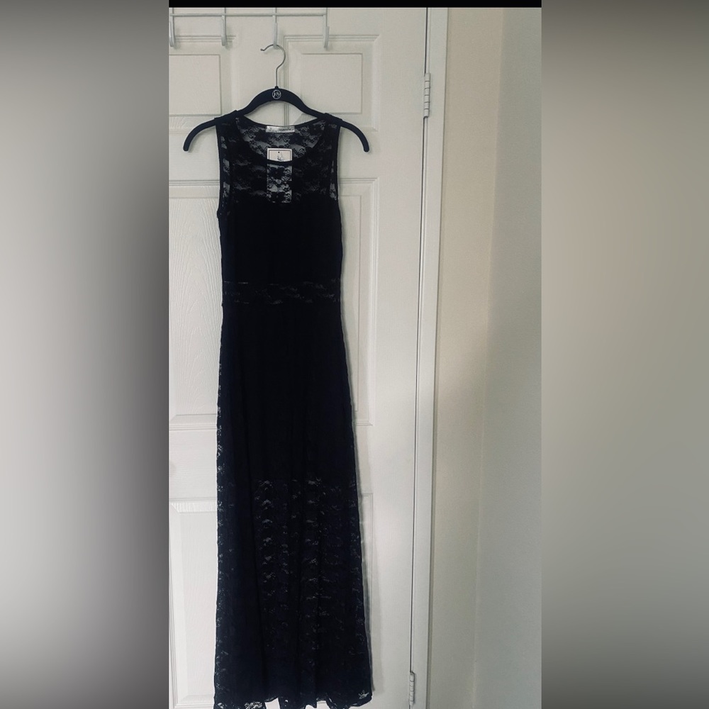 Manito Black long lace dress Large